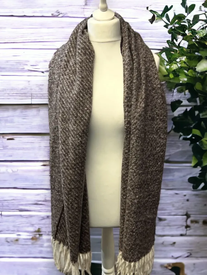Snug Scarf with Tassels