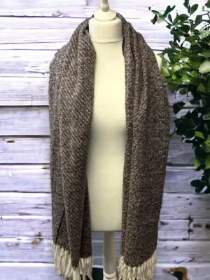 Snug Scarf with Tassels